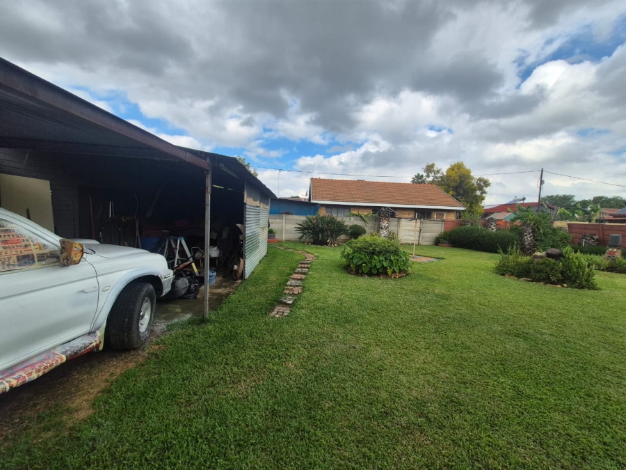 3 Bedroom Property for Sale in Oos Einde North West